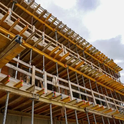 كم تكلفة بناء منزل في سوريا 2025 يحي للانشاءات